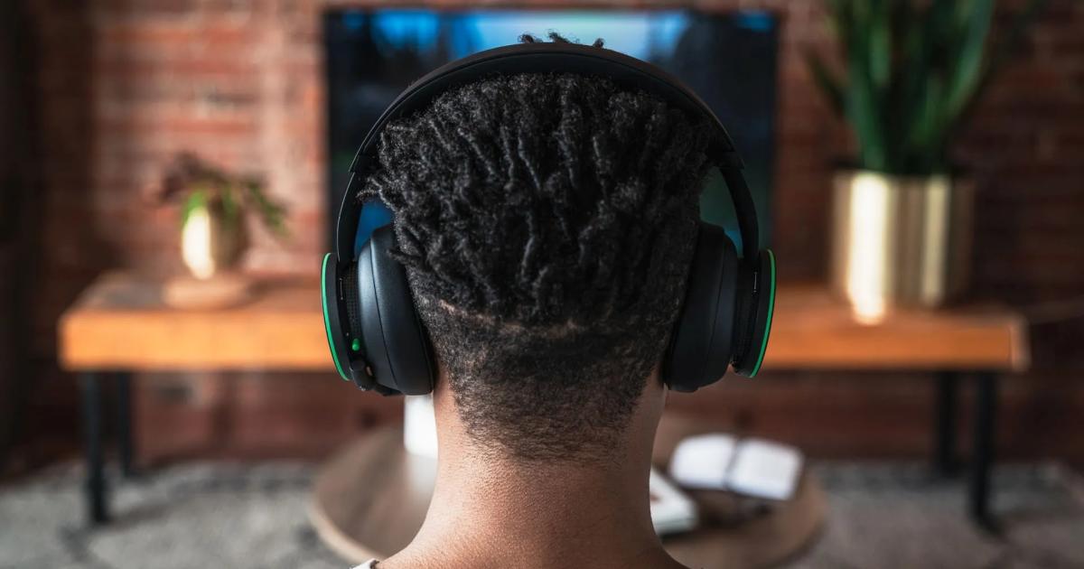 Microsoft's Xbox Wireless headset is just $49 right now